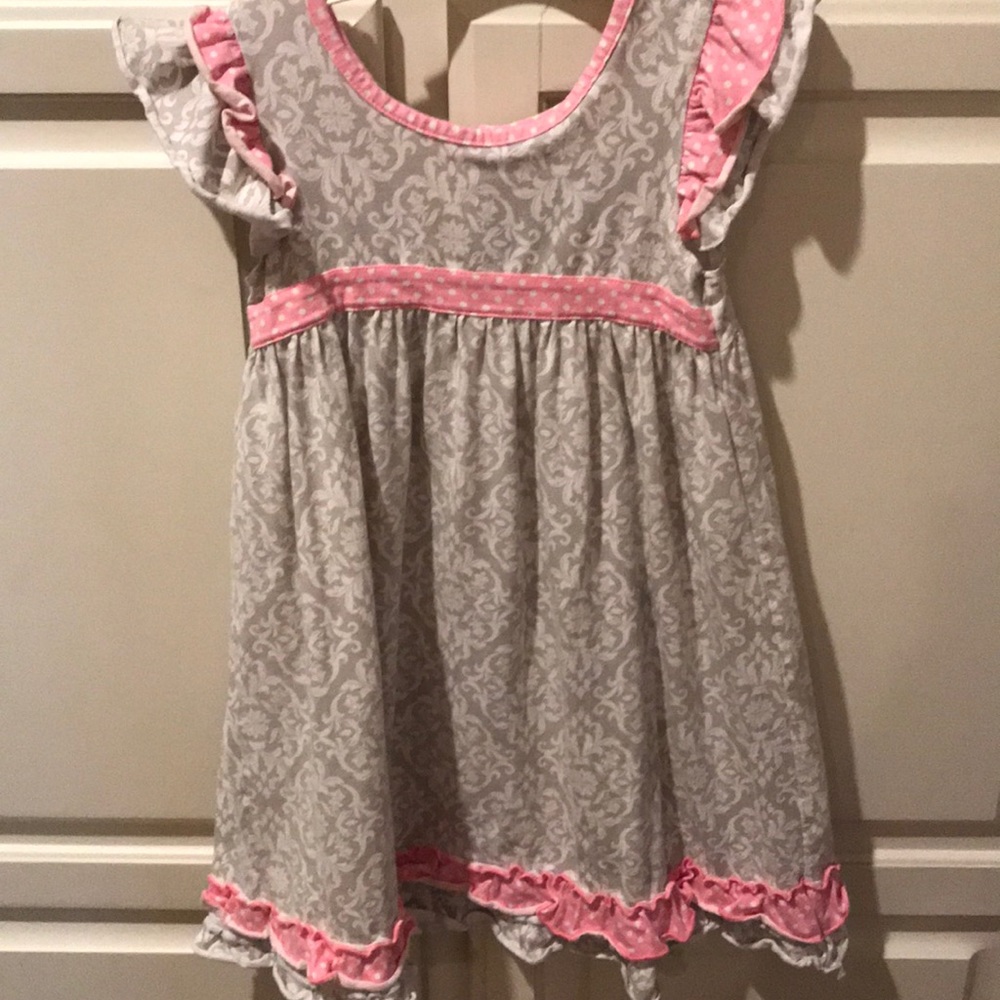 Tara collection size 6 gray/pink dress.  Adorable!